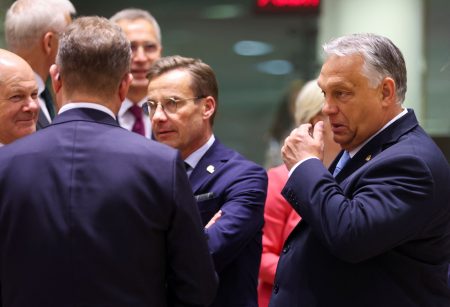 Σύνοδος Κορυφής: Ουγγαρία – Πολωνία μπλοκάρουν τα συμπεράσματα για το μεταναστευτικό – Τι ζητούν
