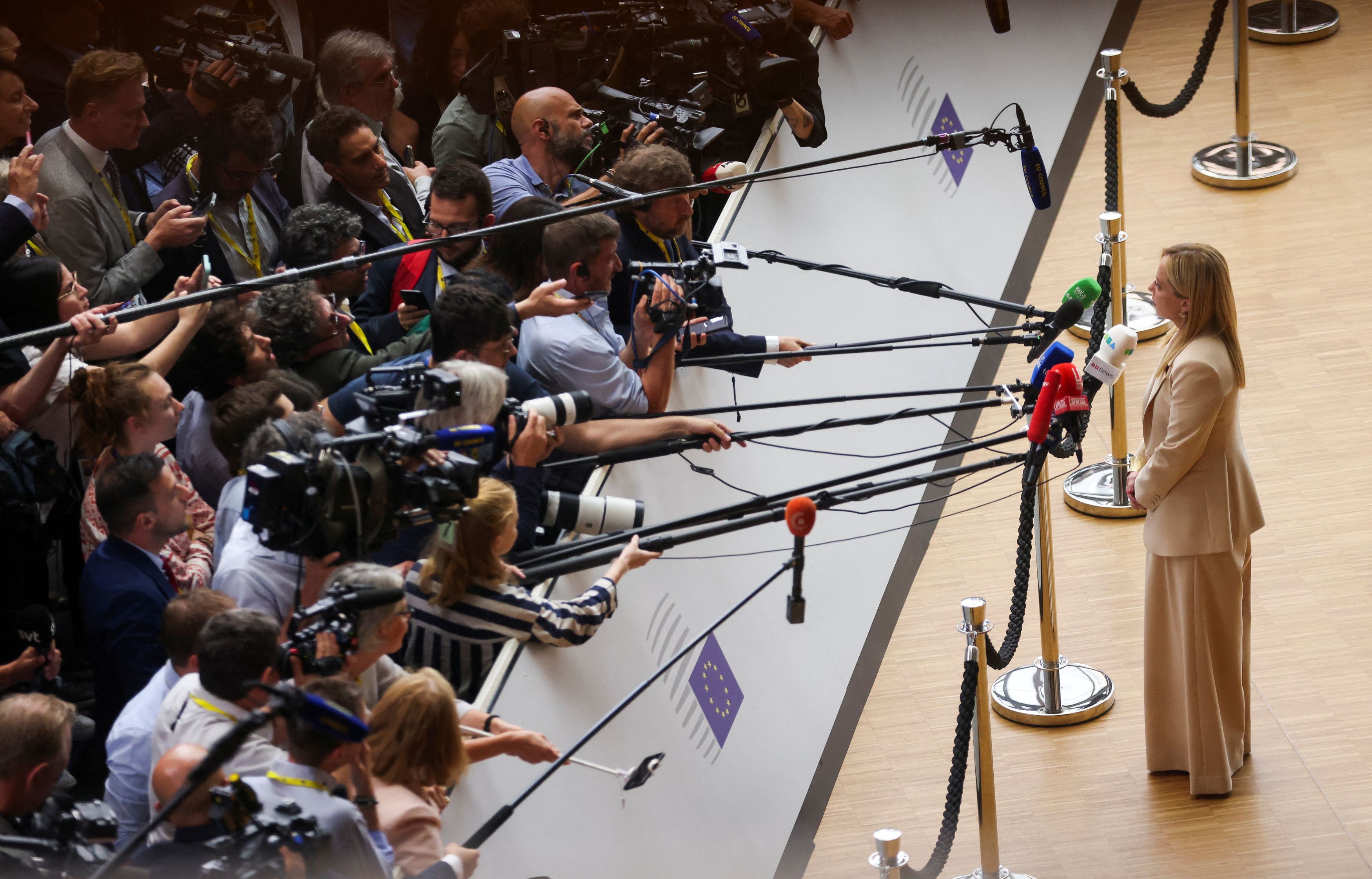 Σύνοδος Κορυφής: Προσπάθεια μεσολάβησης με την Πολωνία και την Ουγγαρία από Μελόνι