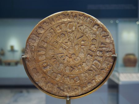 Δίσκος της Φαιστού: Τα μυστικά ενός σπουδαίου αρχαιολογικού ευρήματος