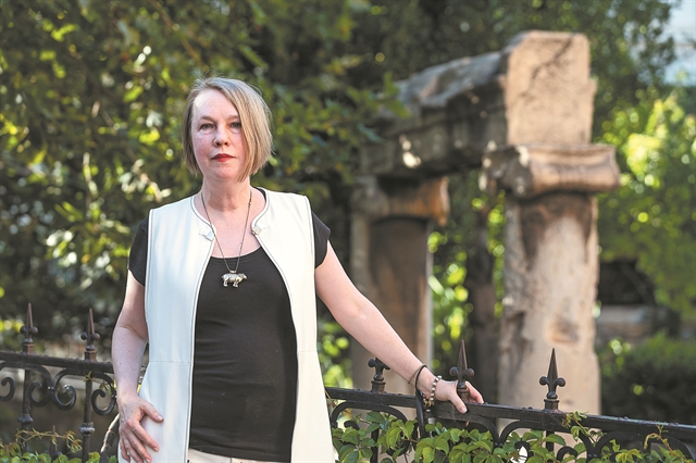 Αλίσια Ε. Στόλινγκς: «Ο ποιητής είναι πάντοτε μετανάστης»