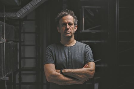 Ο Αλέξανδρος Ευκλείδης σκηνοθετεί μια σύγχρονη όπερα για τους εφιάλτες του μέλλοντός μας