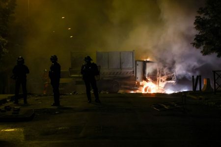 Γαλλία: Τέταρτη νύχτα χάους – Η χειρότερη κρίση από την εποχή των Κίτρινων Γιλέκων