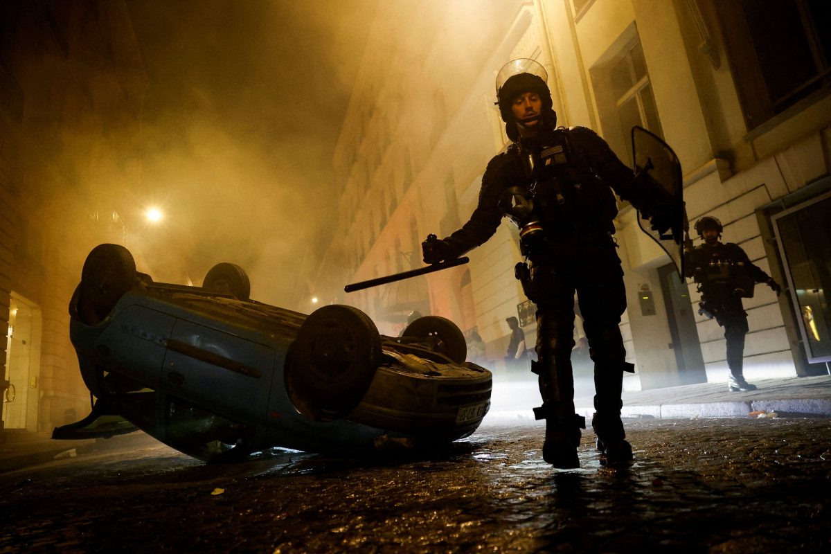 Γαλλία – Νύχτες χάους στους δρόμους: Η «απάντηση» που ετοιμάζει ο Μακρόν