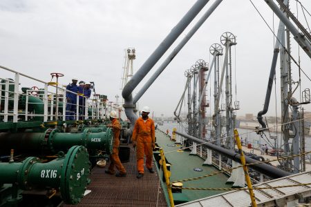 Πετρέλαιο: Άνοδος στις τιμές του – Σαουδική Αραβία και Ρωσία μειώνουν κι άλλο την παραγωγή