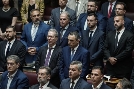 Οι Σπαρτιάτες στη Βουλή – Σε ποια έδρανα κάθισαν