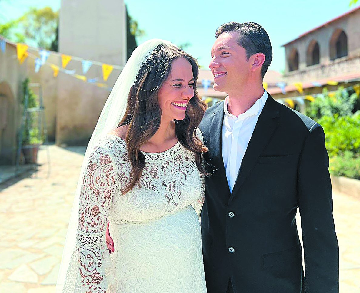 Γλυκόπικρο τέλος για τις σειρές του Mega «Γη της Ελιάς» και «Μαυρο Ρόδο» – Τι θα δούμε