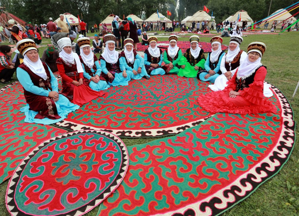 Κιργιστάν: Το μητρώνυμο και όχι το πατρώνυμο θα είναι πλέον το μεσαίο όνομα των πολιτών