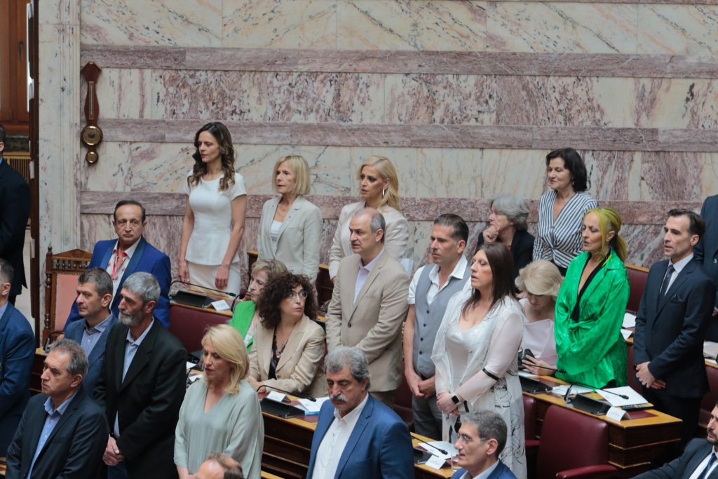 Τζώρτζια Κεφαλά: Απαντά στα σχόλια για την εμφάνισή της στη Βουλή