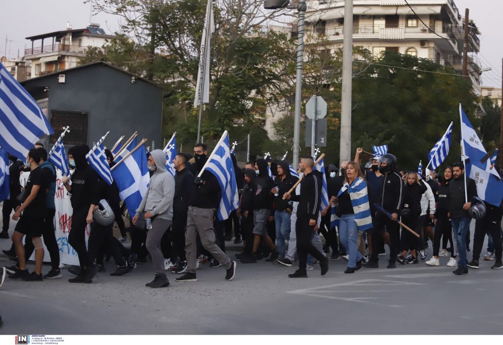 Κυνηγώντας (ακροδεξιές) μάγισσες
