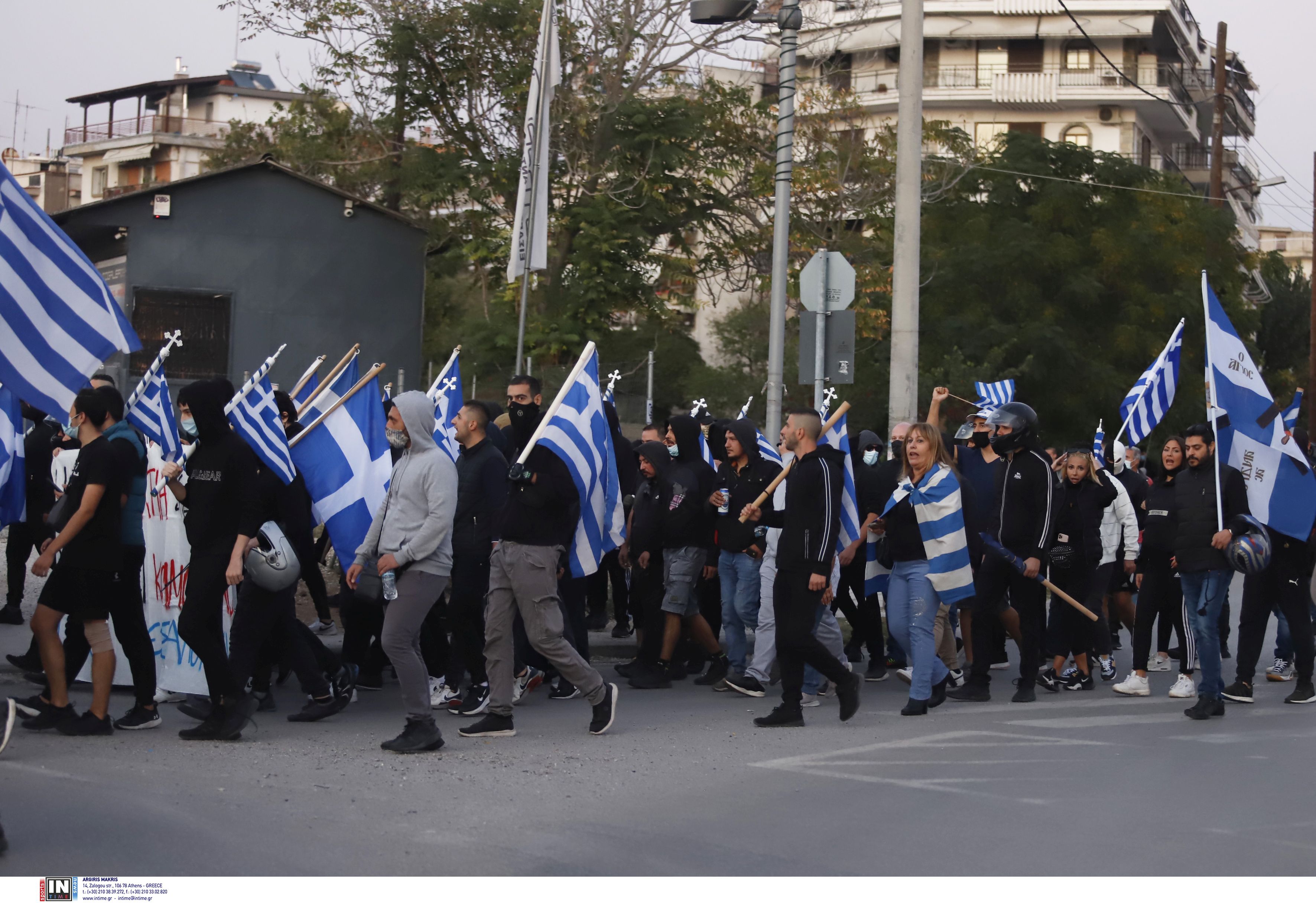 Κυνηγώντας (ακροδεξιές) μάγισσες
