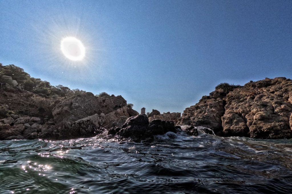 Καιρός: Κανονικές θερμοκρασίες και μελτέμια ως τον Δεκαπενταύγουστο