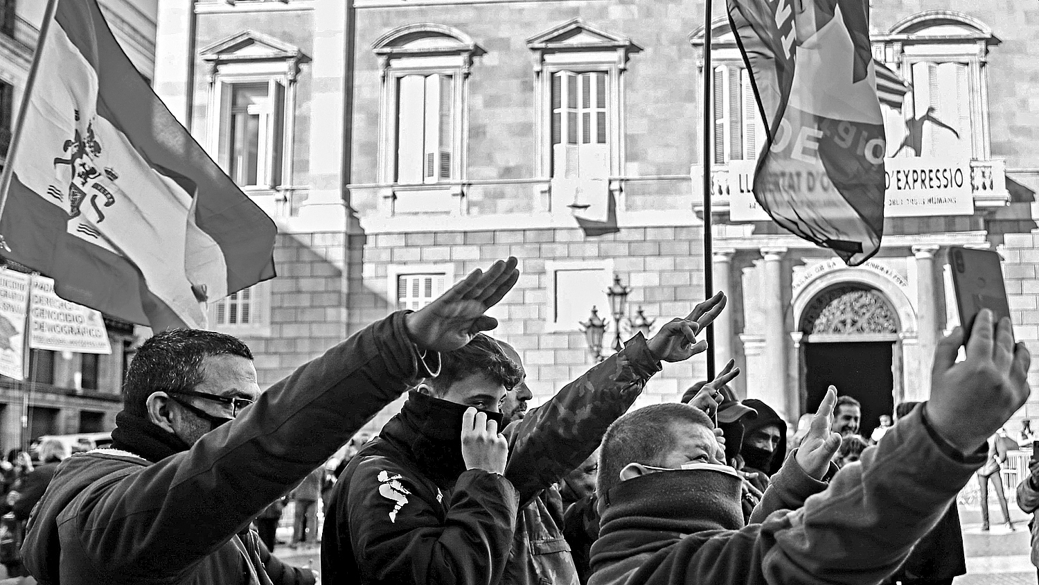 Ευρώπη: Το ακροδεξιό δεκανίκι της Δεξιάς – Πώς «αλώνει» την εξουσία