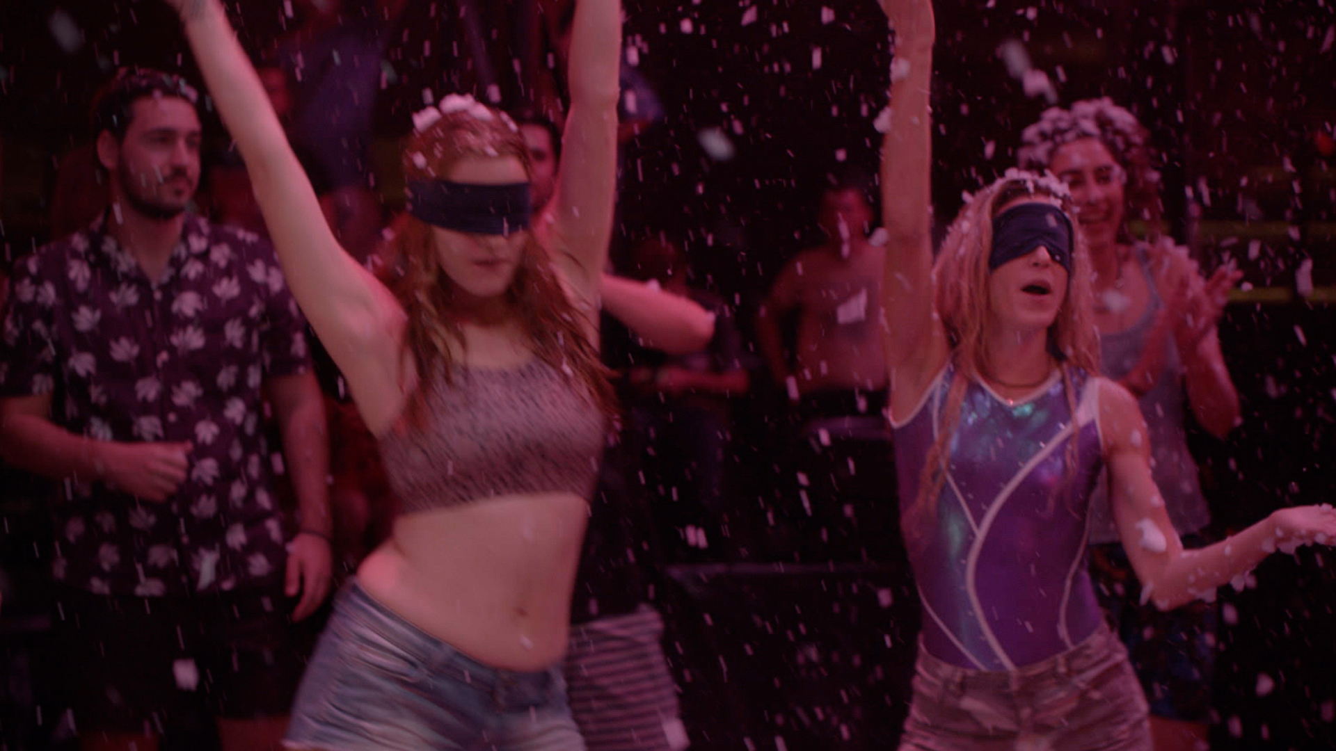 Eλληνικό «Animal» κοιτάζει το εξωτερικό