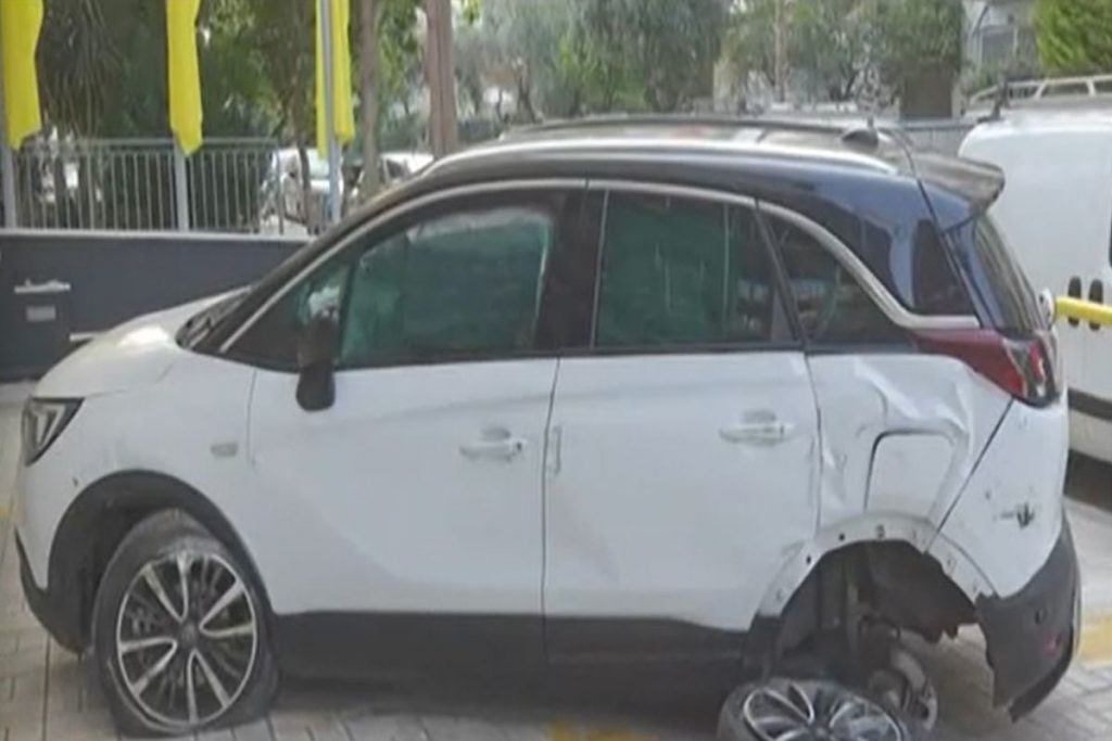 Κηφισίας: Όχημα έπεσε σε ακάλυπτο φρεάτιο και προσέκρουσε σε τοίχο