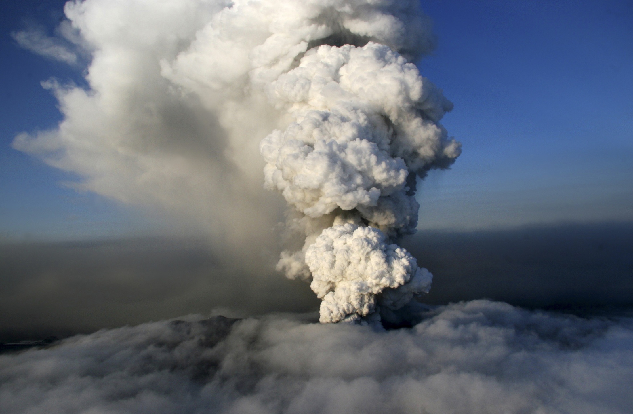 Ισλανδία: Αυξημένη πιθανότητα έκρηξης του ηφαιστείου Φάγκρανταλσφιάτλ στο Ρέικιαβικ
