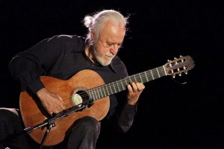 Τιμή στον Νότη Μαυρουδή