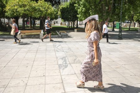 Καιρός: Καύσωνας διαρκείας με 40αρια και στην Αθήνα – Τα νέα στοιχεία