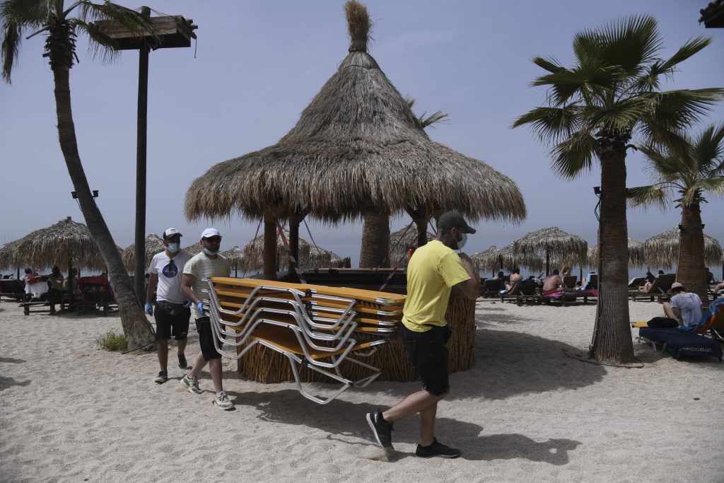 Καύσωνας Κλέων: Σύσκεψη στο υπουργείο Εργασίας – Οδηγίες προς επιχειρήσεις και εργαζόμενους