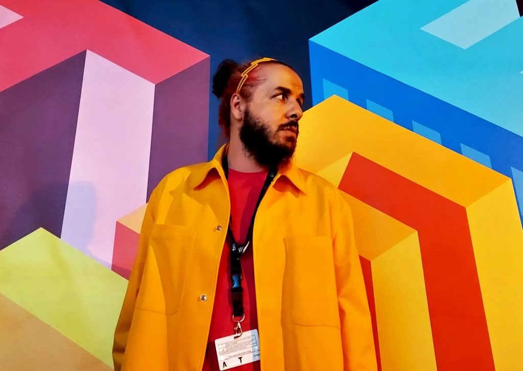 Θανάσης Νεοφώτιστος: «Ο δημιουργός βρίσκεται μέσα στο έργο του»