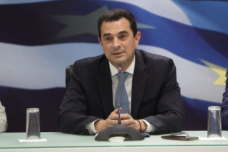 Καύσωνας Κλέων – Σκρέκας: Μέχρι την Πέμπτη η απόφαση για το άνοιγμα των καταστημάτων την Κυριακή