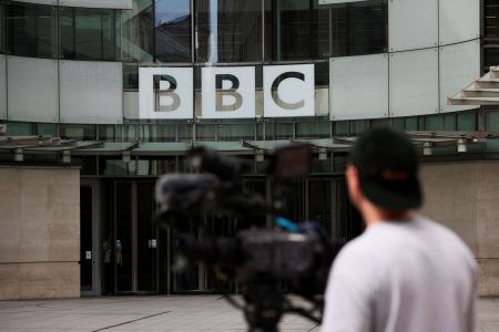 BBC: Σκάνδαλο με παρουσιαστή – Δύο καταγγελίες