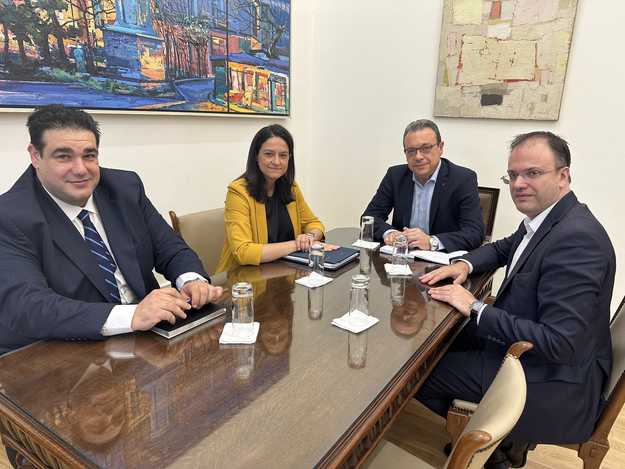 Ψήφος αποδήμων: Επαφές Κεραμέως με τα κόμματα – Η στάση ΣΥΡΙΖΑ και ΠαΣοΚ