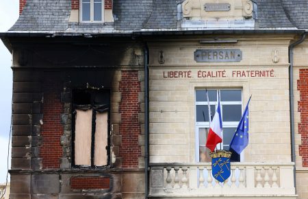 Η Γαλλία μετρά τις πληγές της – Ειδικός στο ζήτημα της αστυνομικής βίας μιλάει στο ΒΗΜΑ