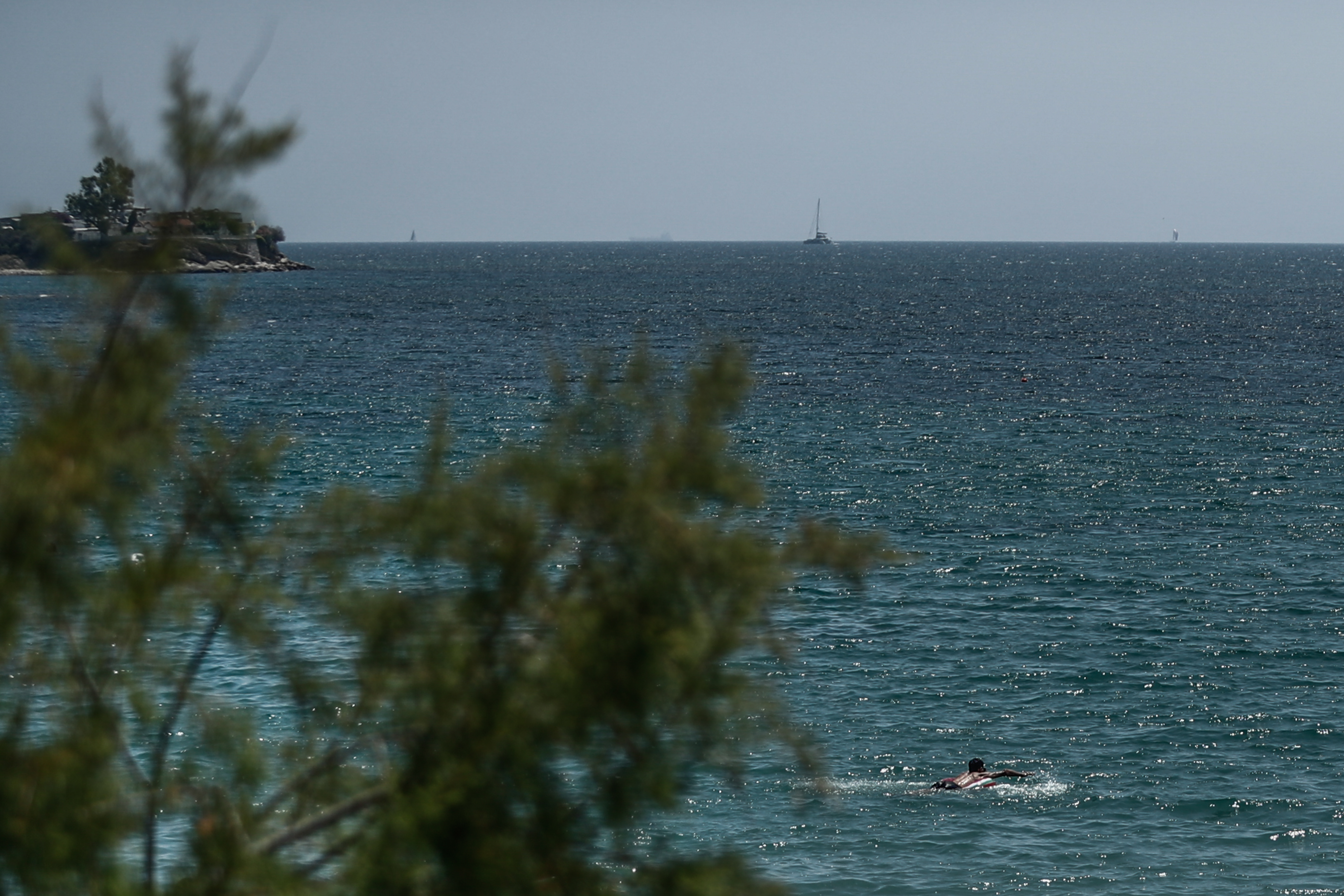 Υπουργείο Υγείας: Σε ποιες παραλίες της Αττικής απαγορεύεται η κολύμβηση