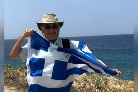 89χρονος ομογενής ήρθε πρώτη φορά στην Ελλάδα κι έγινε viral