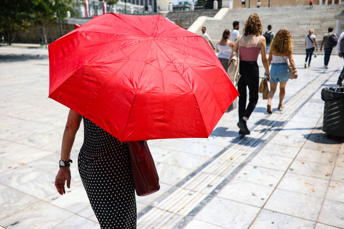 Καύσωνας Κλέων: Έως τους 41 ο υδράργυρος σήμερα – Τηλεργασία και ευέλικτο ωράριο