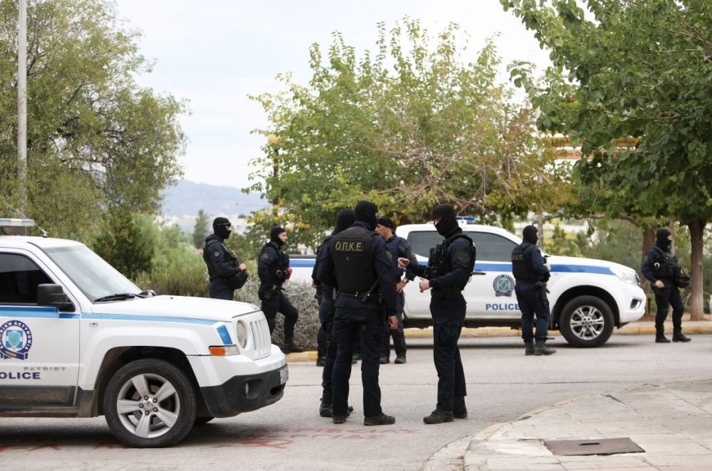 ΕΛΑΣ: Εξαρθρώθηκε σπείρα που λήστευε ηλικιωμένους – 16 συλλήψεις