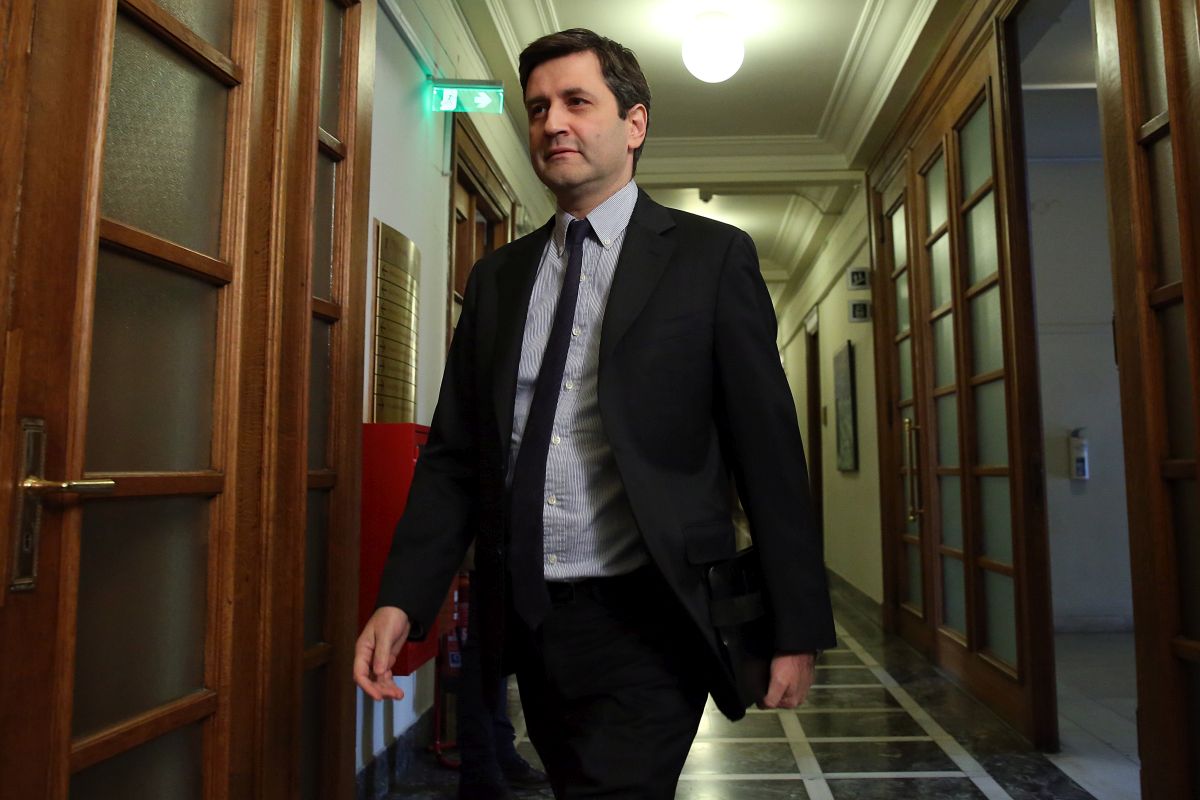 Όταν οι σύντροφοι «έκοψαν» τον Γιώργο Χουλιαράκη