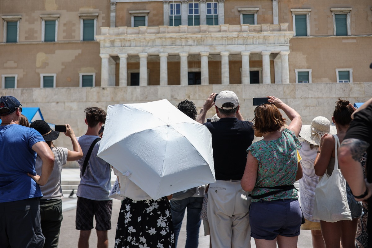 Καύσωνας: Νέο έκτακτο δελτίο της ΕΜΥ – Πότε επιστρέφουν τα 40αρια