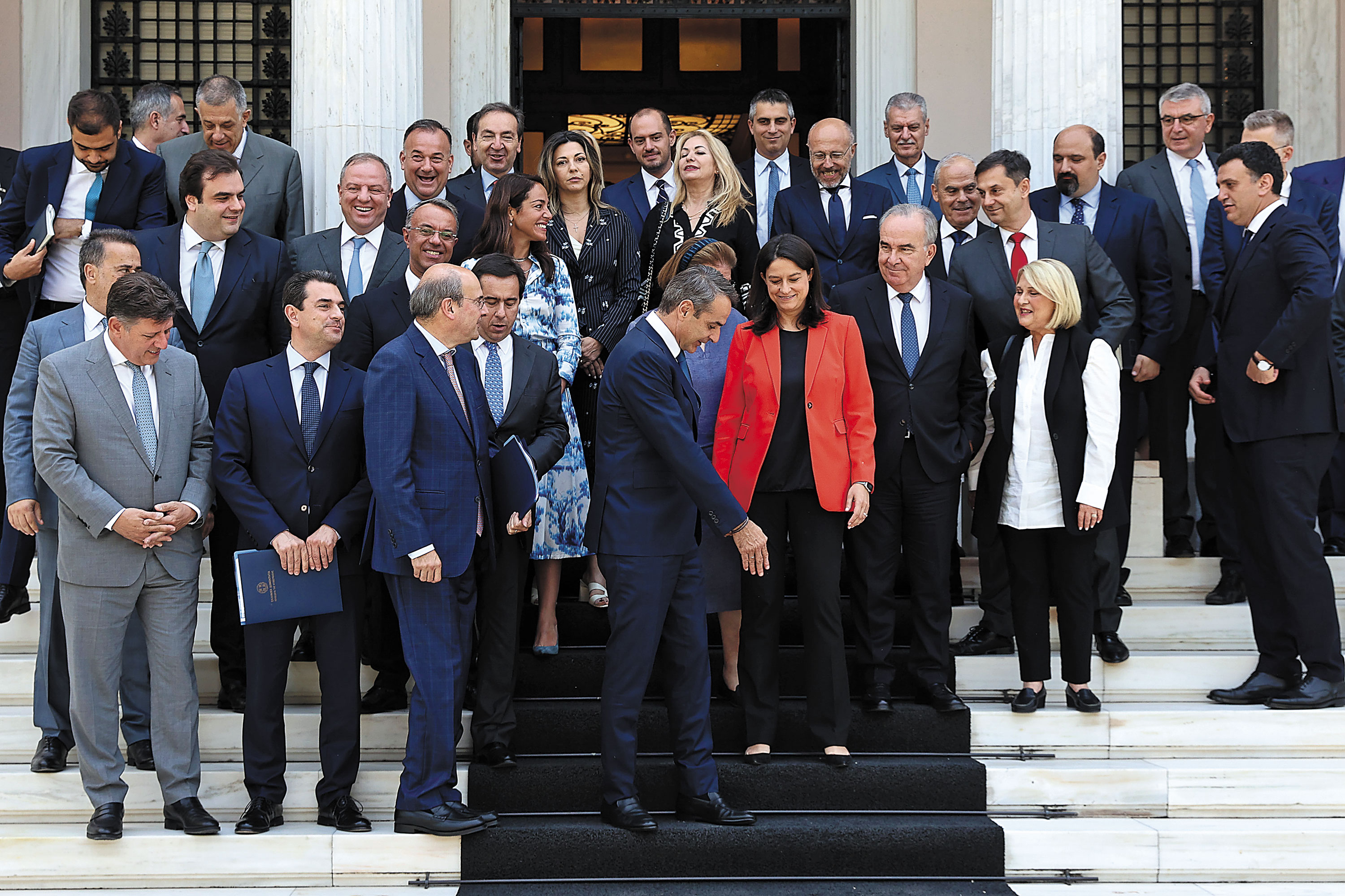 Κυβέρνηση: Ενα κουβάρι οι αρμοδιότητες – Πώς θα αποσαφηνιστούν οι ρόλοι