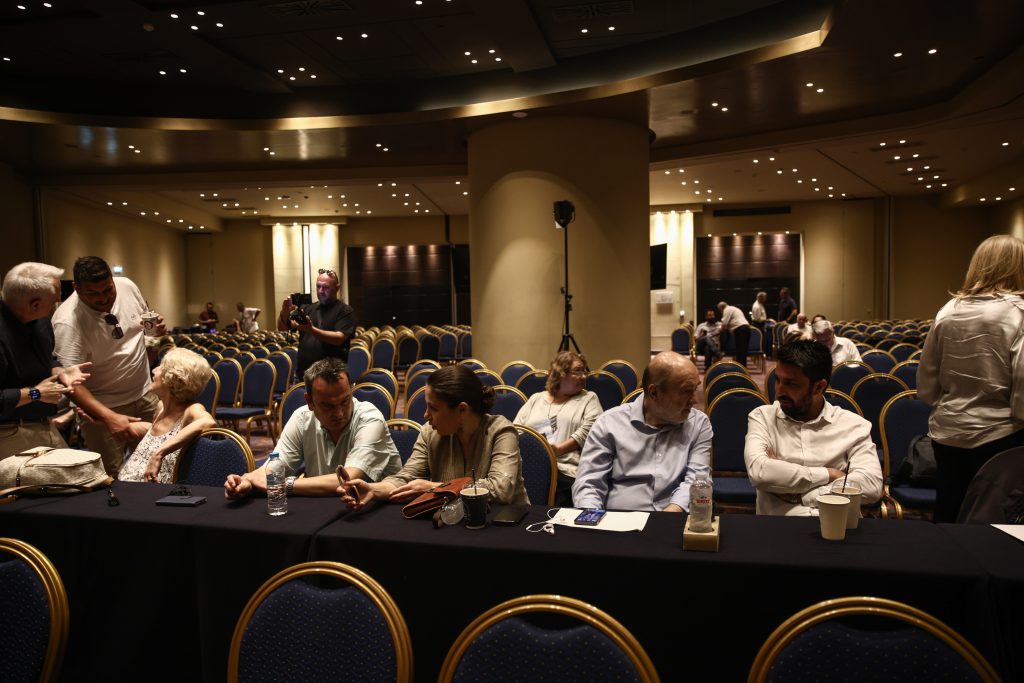 Τα «σκουπίδια» του ΠαΣοΚ και η «θολούρα» του ΣΥΡΙΖΑ