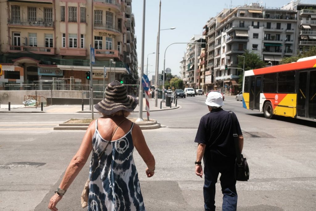 Καιρός: Οι προβλέψεις για τον καύσωνα και το «ας μη βιαζόμαστε» του Κολυδά