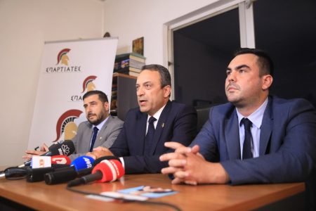 Σπαρτιάτες: Κάτι τρέχει στη σχέση Στίγκα-Κασιδιάρη
