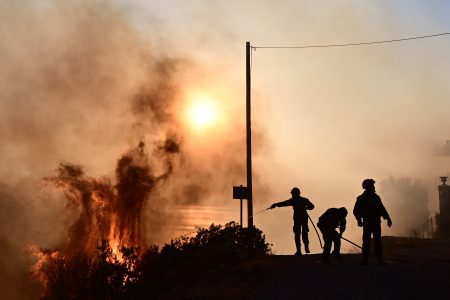 Φωτιές: Φόβοι για μετακίνηση του μετώπου προς Μαγούλα