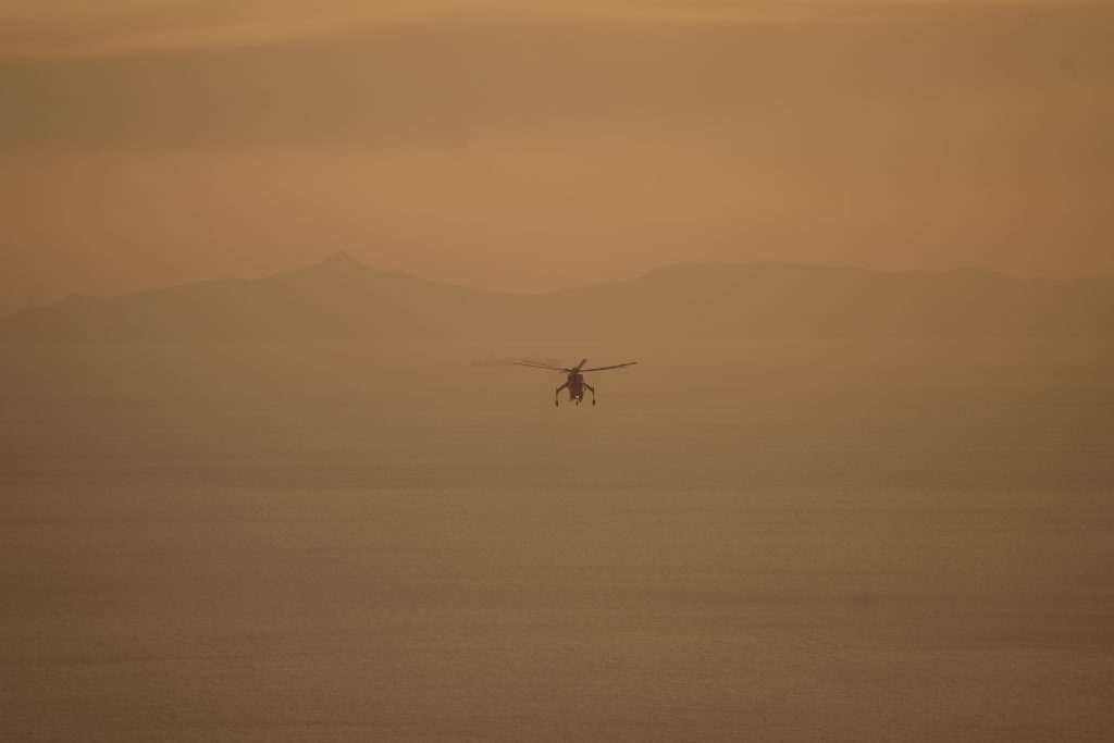 Φωτιές: Μάχη των Ενόπλων Δυνάμεων σε Κουβαρά Λουτράκι και Δερβενοχώρια