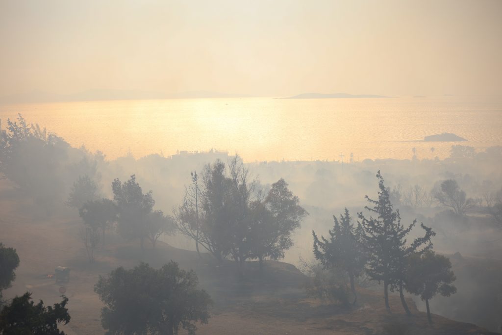Μέχρι τη Λιβύη έφτασε ο καπνός από την φωτιά στον Κουβαρά
