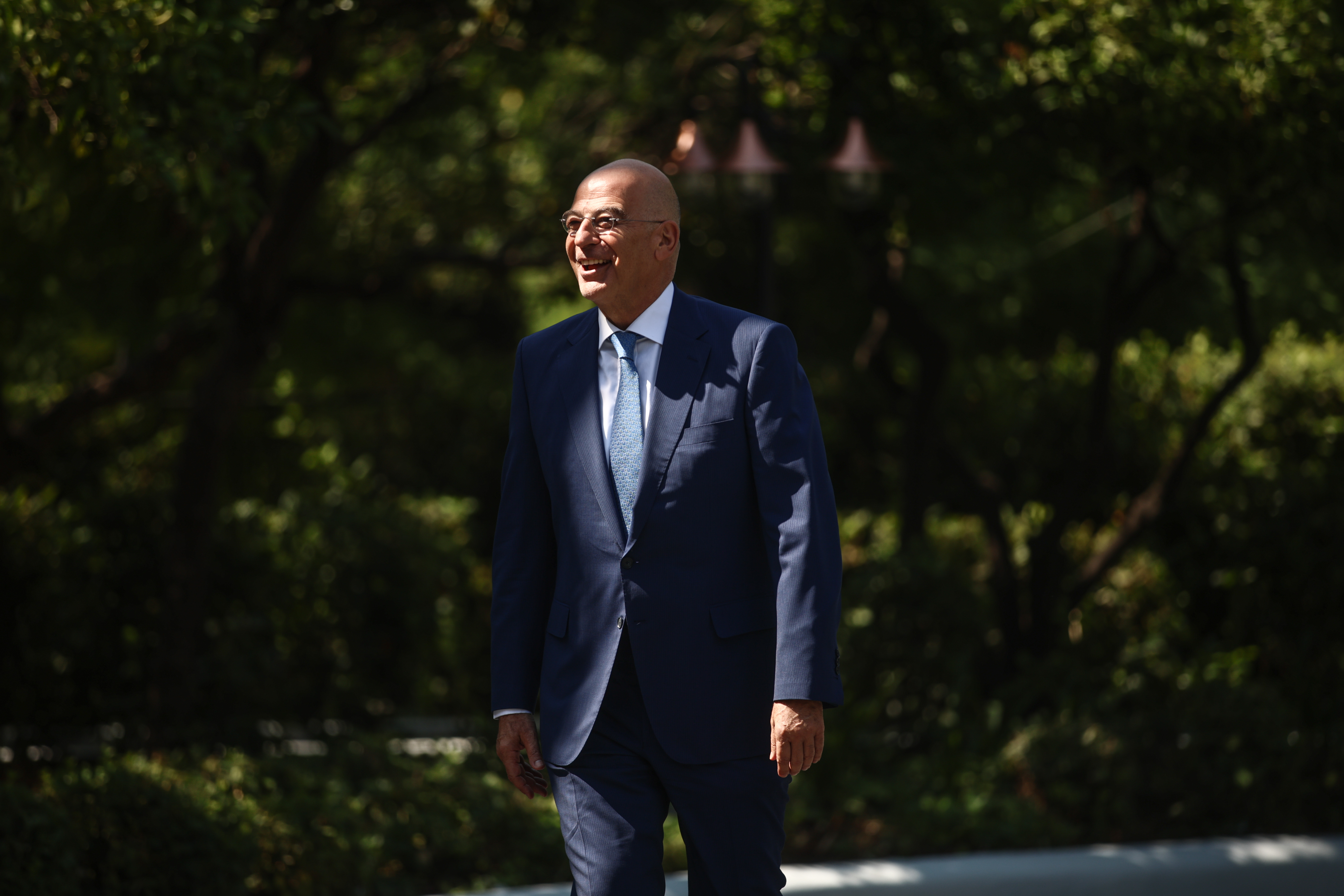 Επαφές Δένδια με Κατάρ και Βόρεια Μακεδονία για συνδρομή στις πυρκαγιές