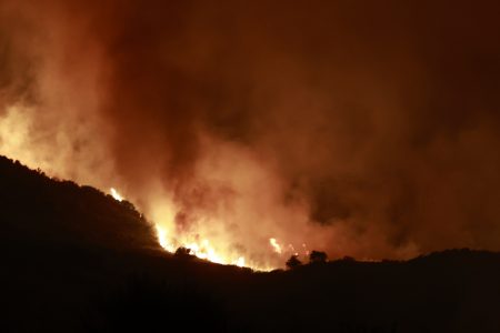 Φωτιά στο Αίγιο: Εκκενώνεται η περιοχή Τράπεζα Αχαΐας
