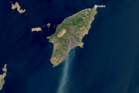 Ρόδος: Η δορυφορική φωτογραφία από τη φωτιά