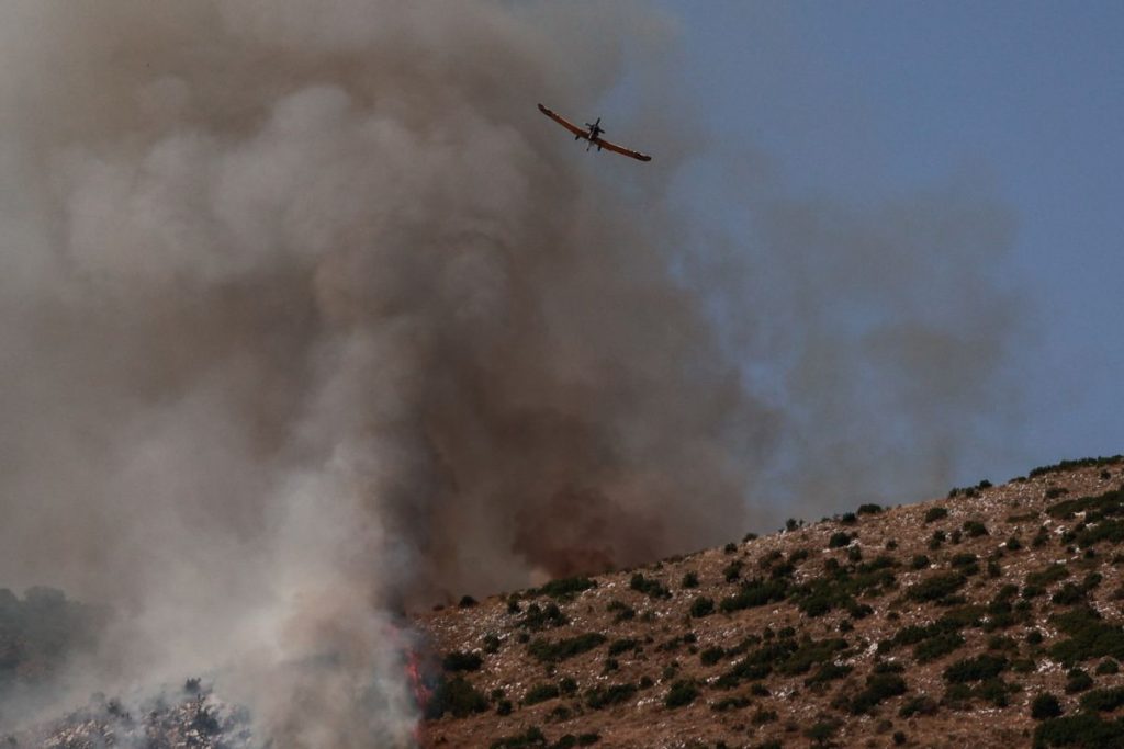 Πώς εξελίσσονται τα πύρινα μέτωπα – Τα τελευταία στοιχεία