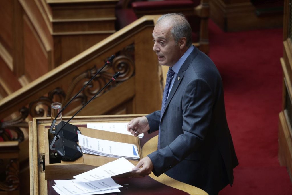 Ψήφος αποδήμων – Βελόπουλος: Νομοσχέδιο «έκτρωμα» – Θα ψηφίσουμε «παρών»