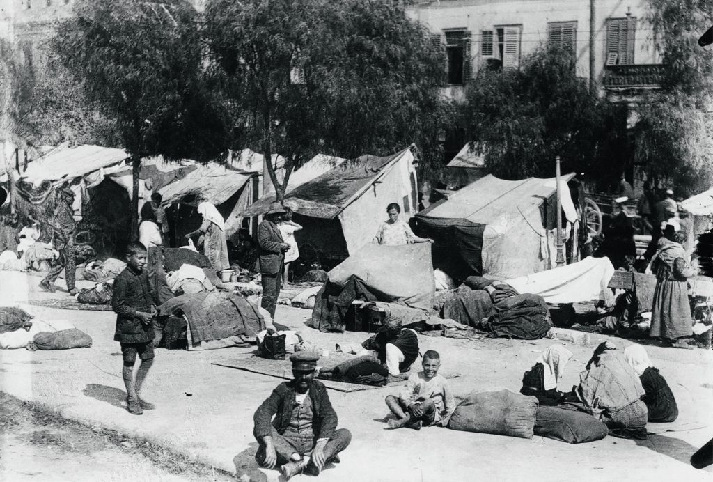 Μάνα πατρίδα, κακιά μητριά: Ενα μυθιστόρημα για το 1922