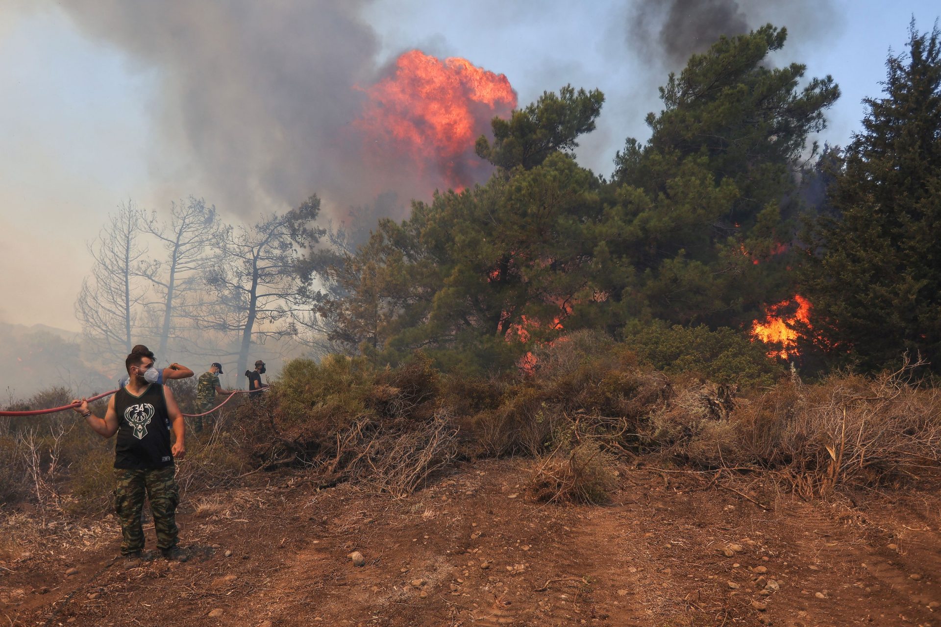 Φωτιά Βόλος – Βελεστίνο: Νέες εκκενώσεις οικισμών