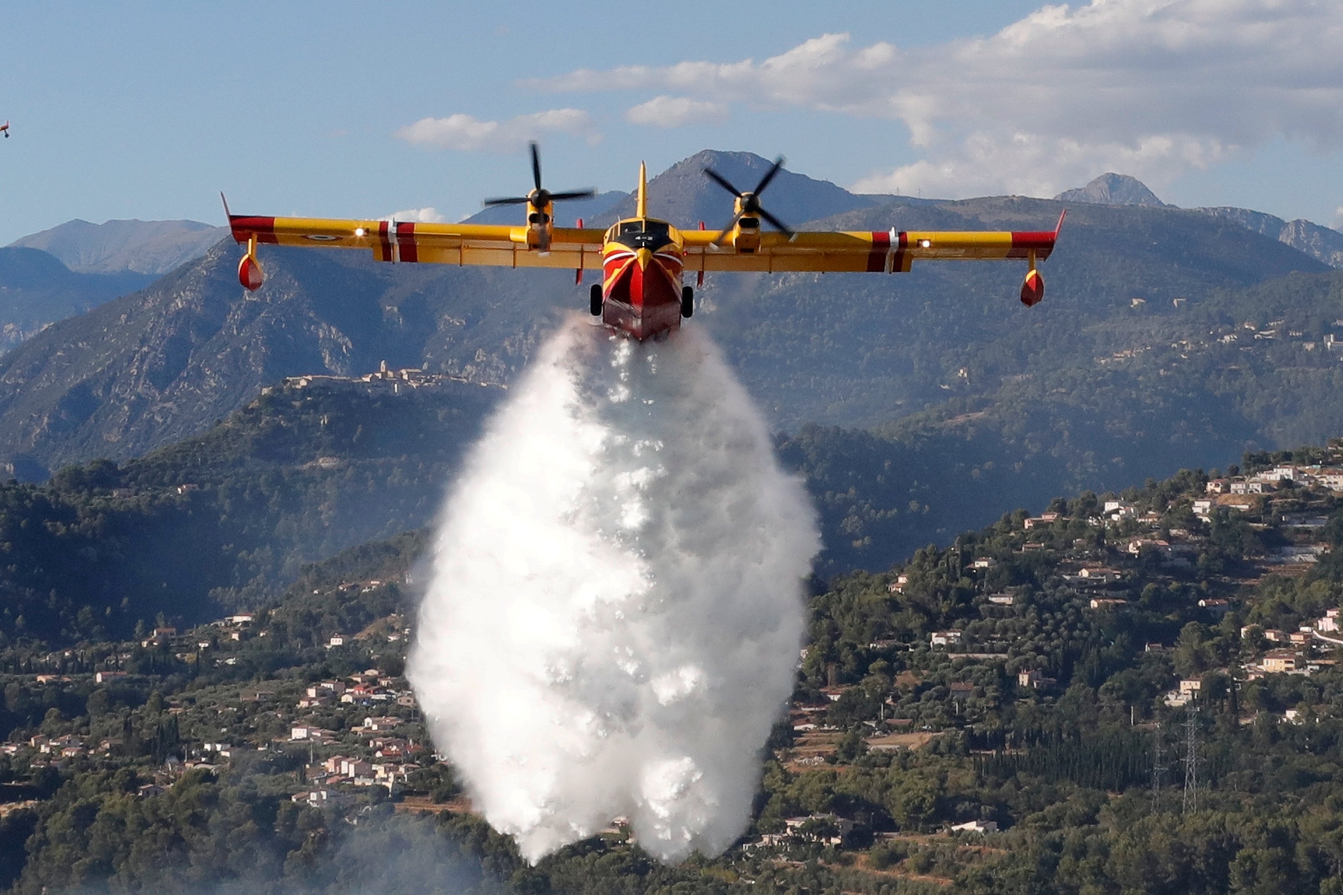 Μητσοτάκης: Συμφωνία με Καναδά για 7 Canadair – Πόσο θα κοστίσουν