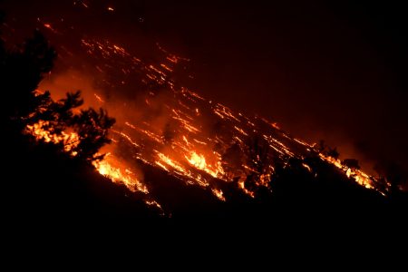 Ρόδος: Η έβδομη μέρα της πύρινης λαίλαπας και οι «μαχητές της φωτιάς»