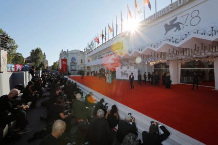 80ό Φεστιβάλ Βενετίας: Ακάθεκτο παρά τις απεργίες στο Χόλιγουντ